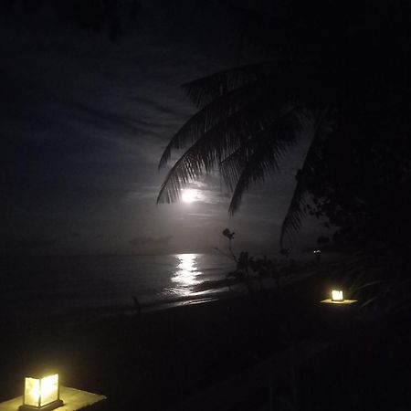 Bali North Beach B&B Tianyar Exterior photo