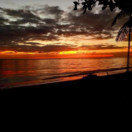 Bali North Beach B&B Tianyar Exterior photo