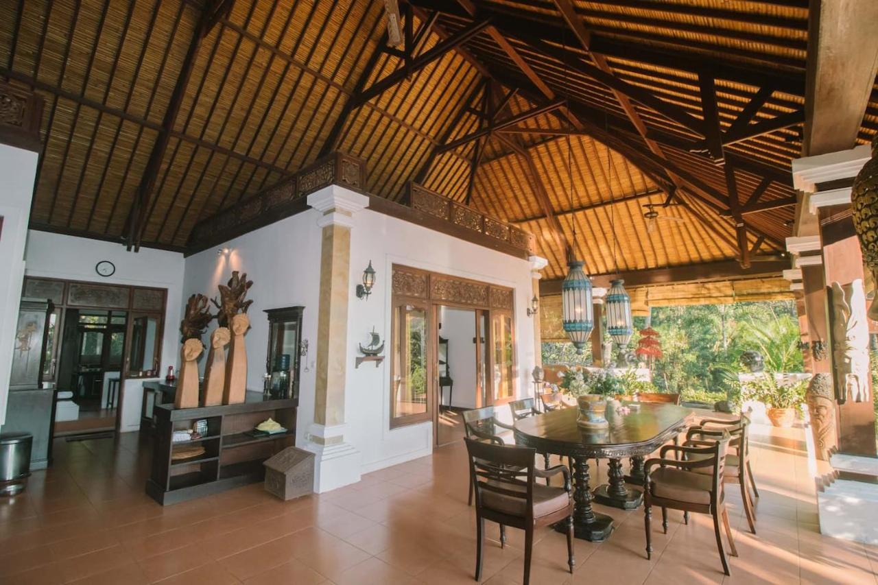 Bali North Beach B&B Tianyar Exterior photo