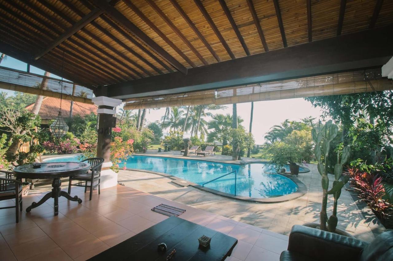 Bali North Beach B&B Tianyar Exterior photo