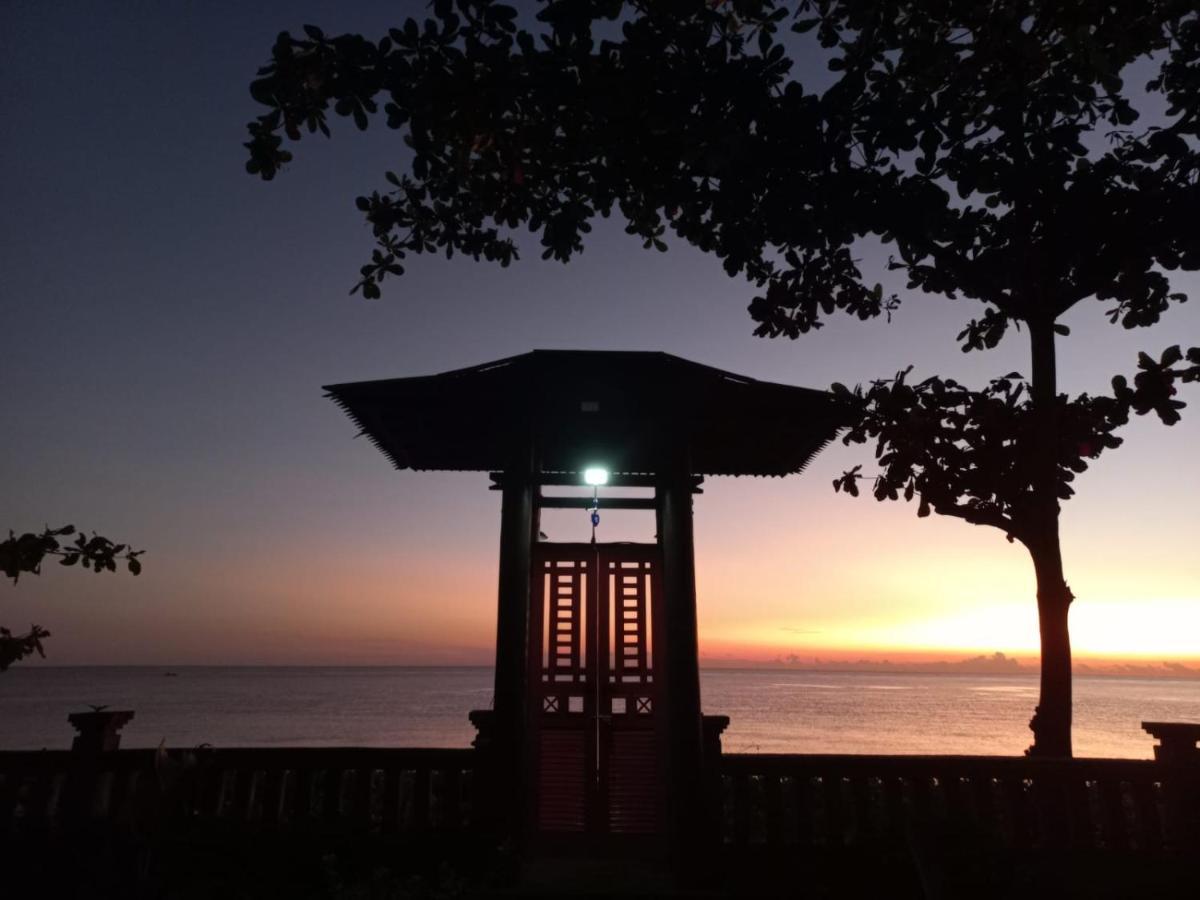 Bali North Beach B&B Tianyar Exterior photo
