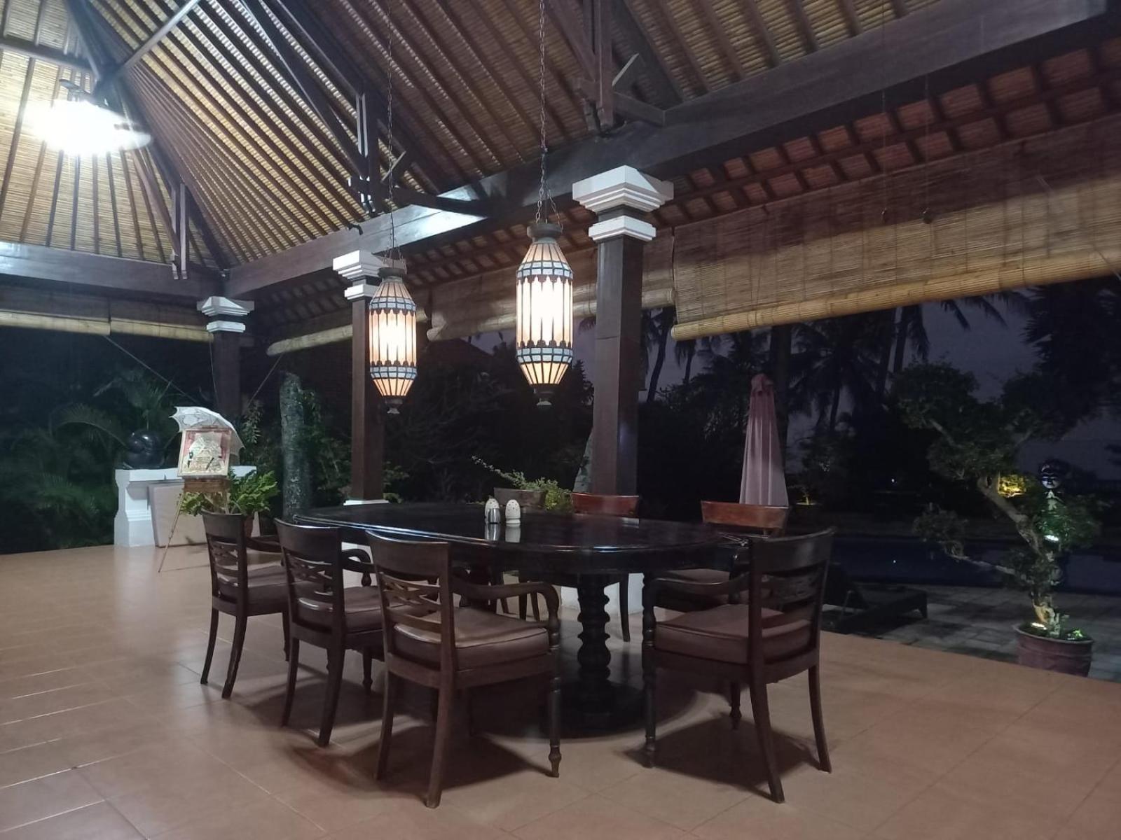 Bali North Beach B&B Tianyar Exterior photo
