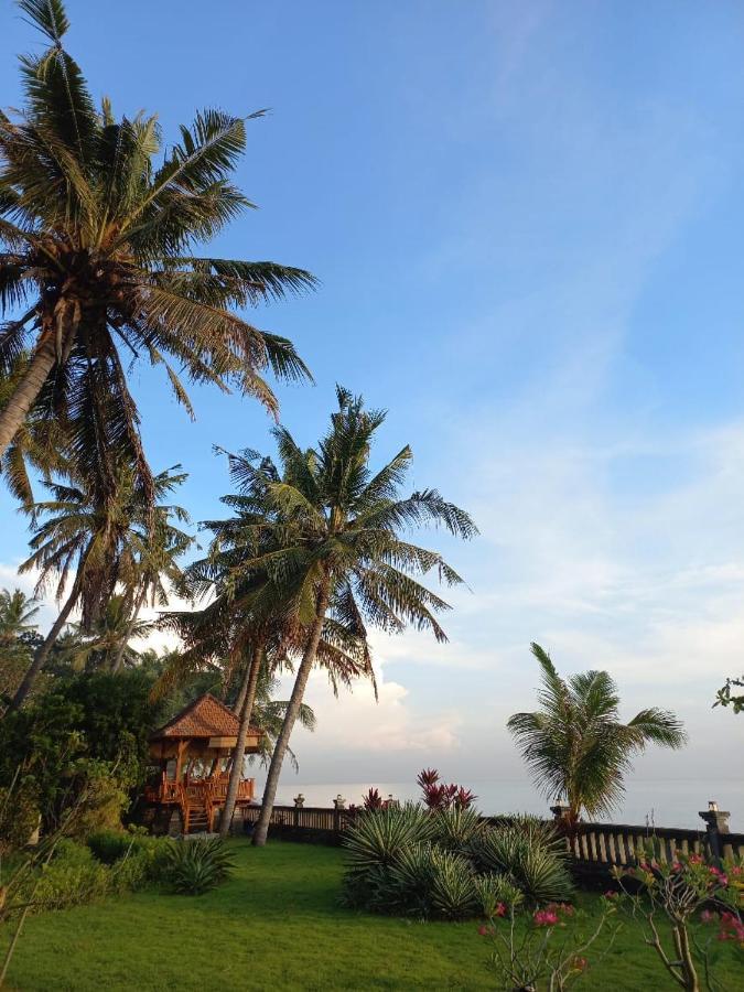 Bali North Beach B&B Tianyar Exterior photo