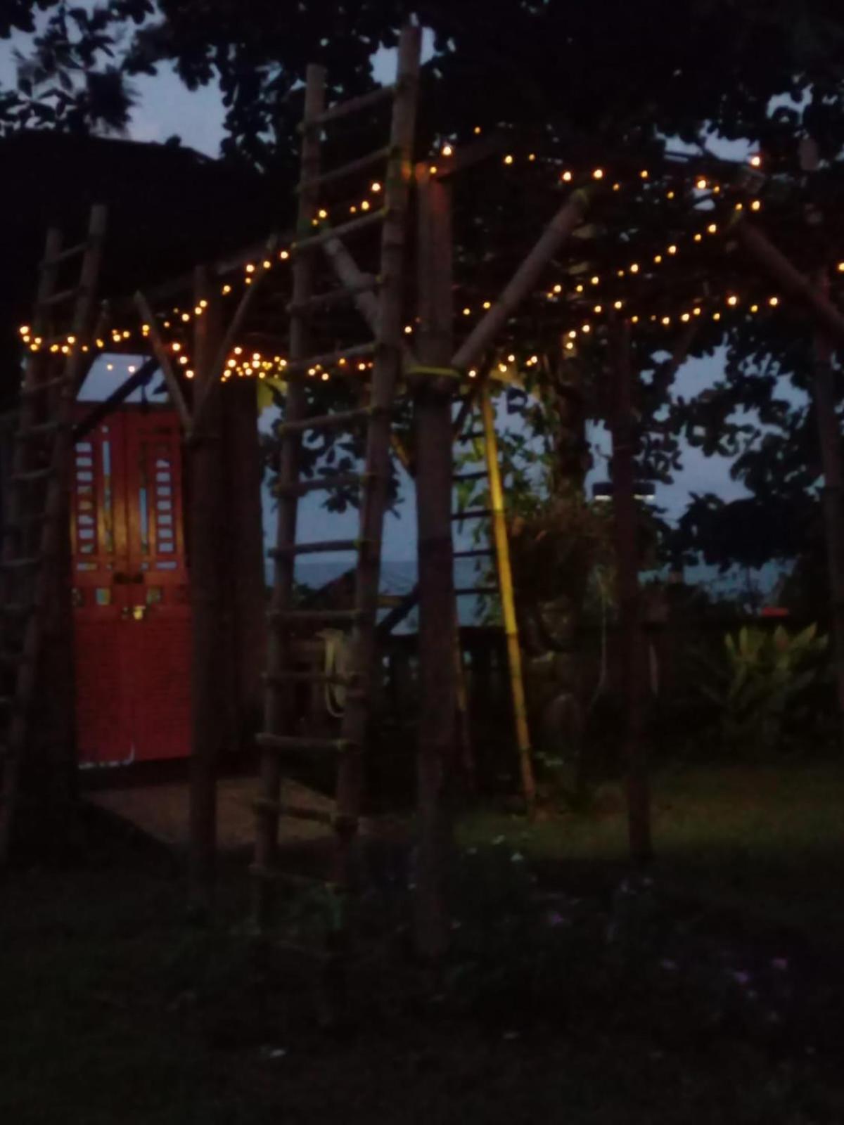 Bali North Beach B&B Tianyar Exterior photo