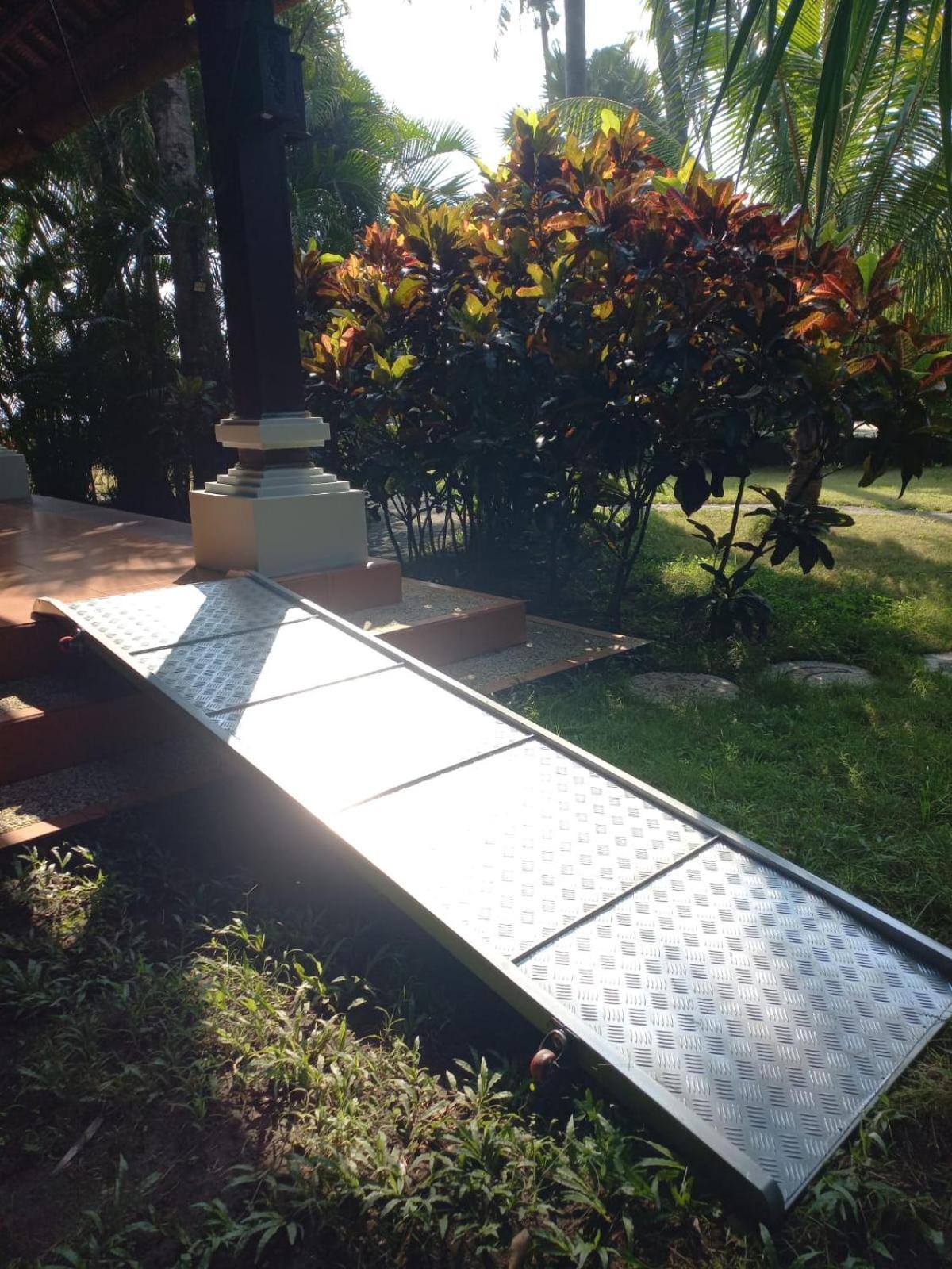 Bali North Beach B&B Tianyar Exterior photo