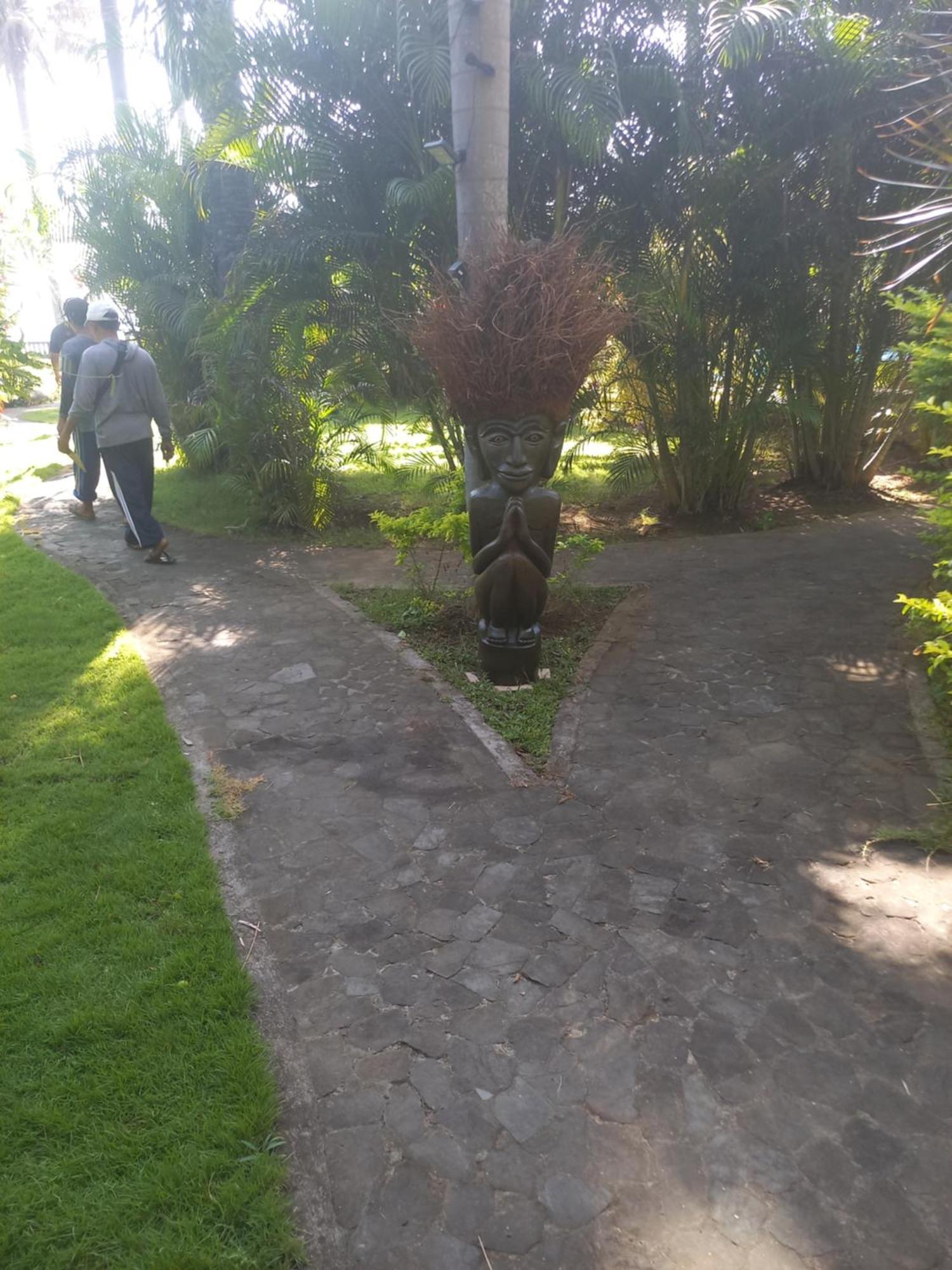 Bali North Beach B&B Tianyar Exterior photo