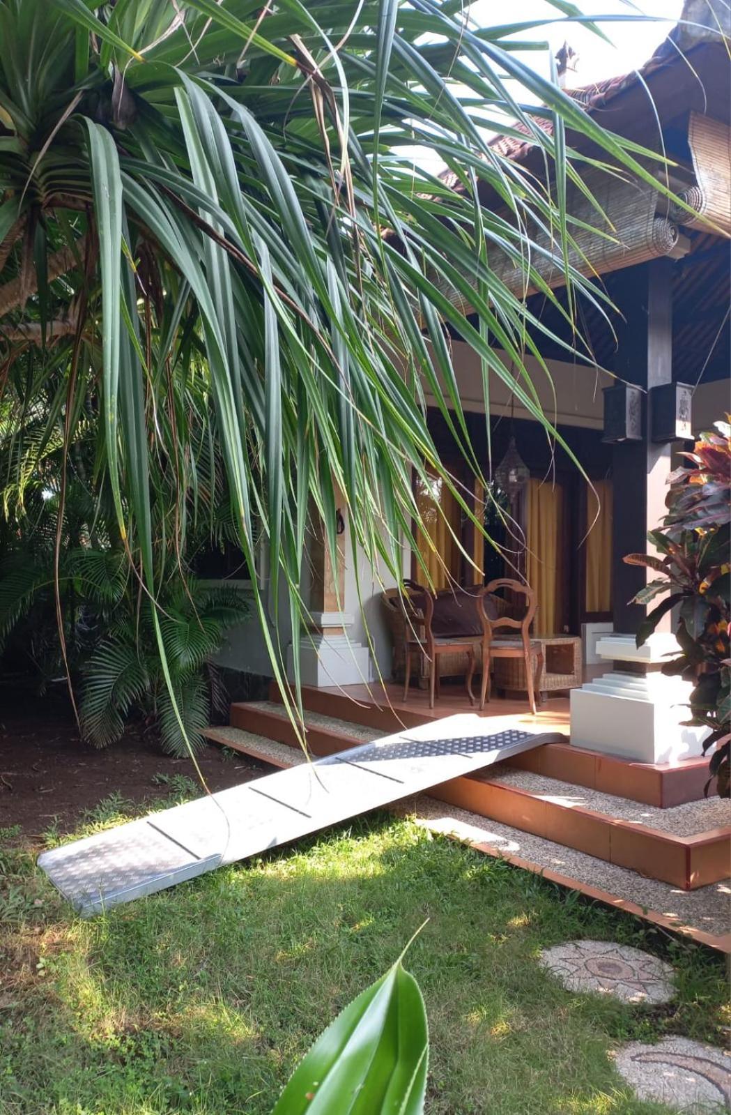 Bali North Beach B&B Tianyar Exterior photo