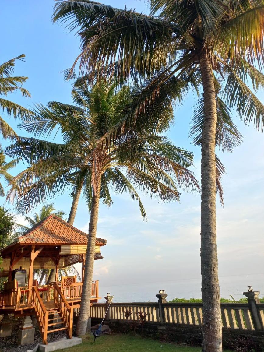 Bali North Beach B&B Tianyar Exterior photo
